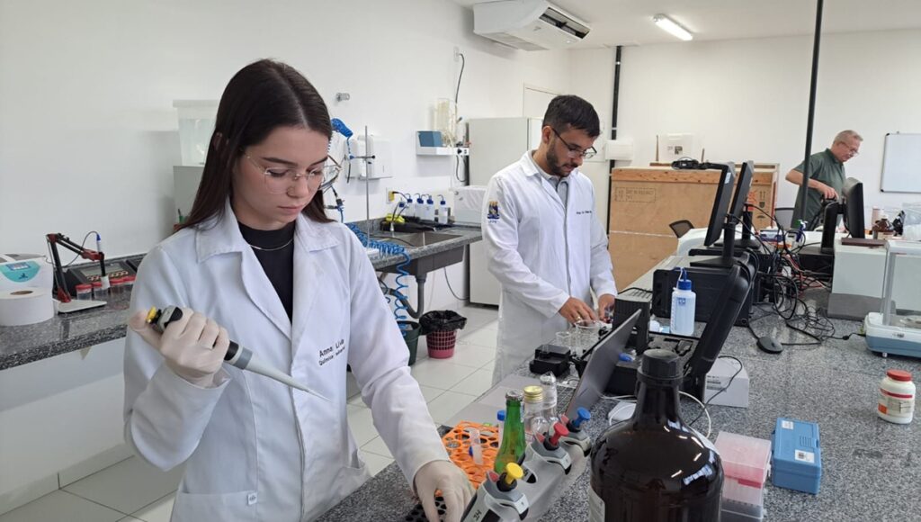 Tecnologia Inovadora da UEPB Identifica Metanol em Bebidas e Ganha Destaque Nacional Imagem do artigo