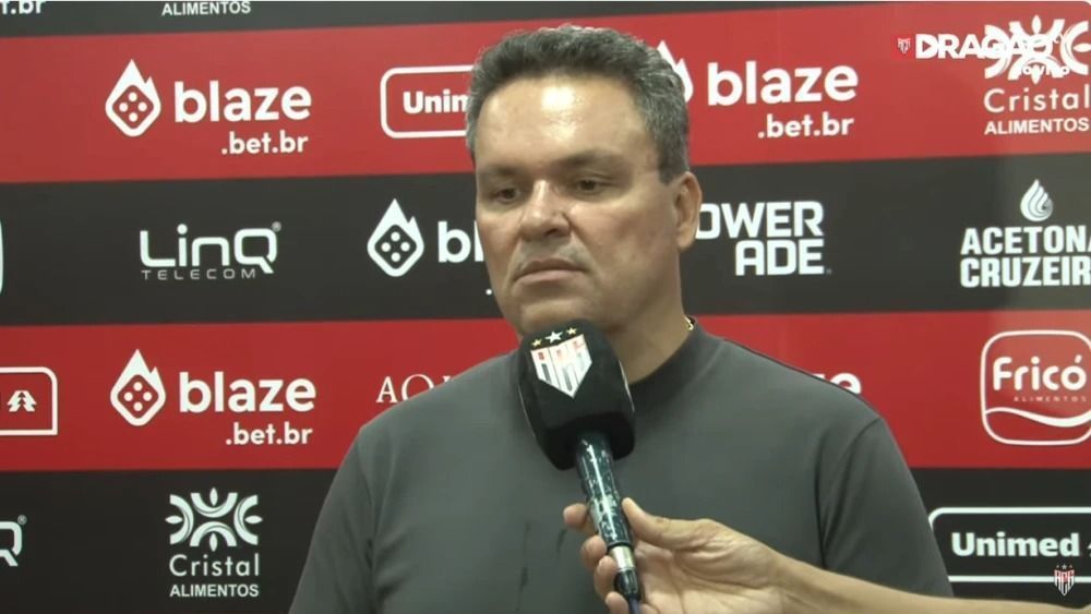 Presidente do Atlético-GO Critica Base do Clube: ‘É Hora de Mudar de Profissão’ Imagem do artigo