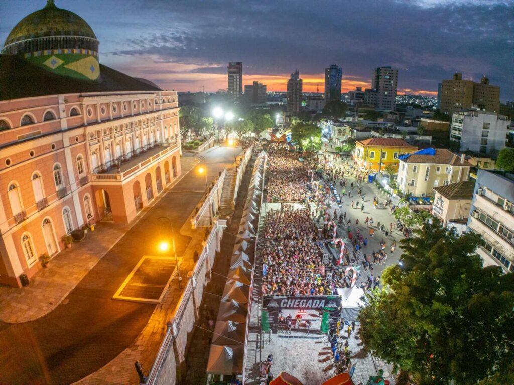 4ª Corrida do Teatro Amazonas: 3 mil atletas celebram esporte e cultura em Manaus