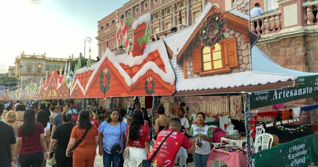 Artesanato Indígena Brilha na Exposição 'O Mundo Encantado do Natal' em Manaus
