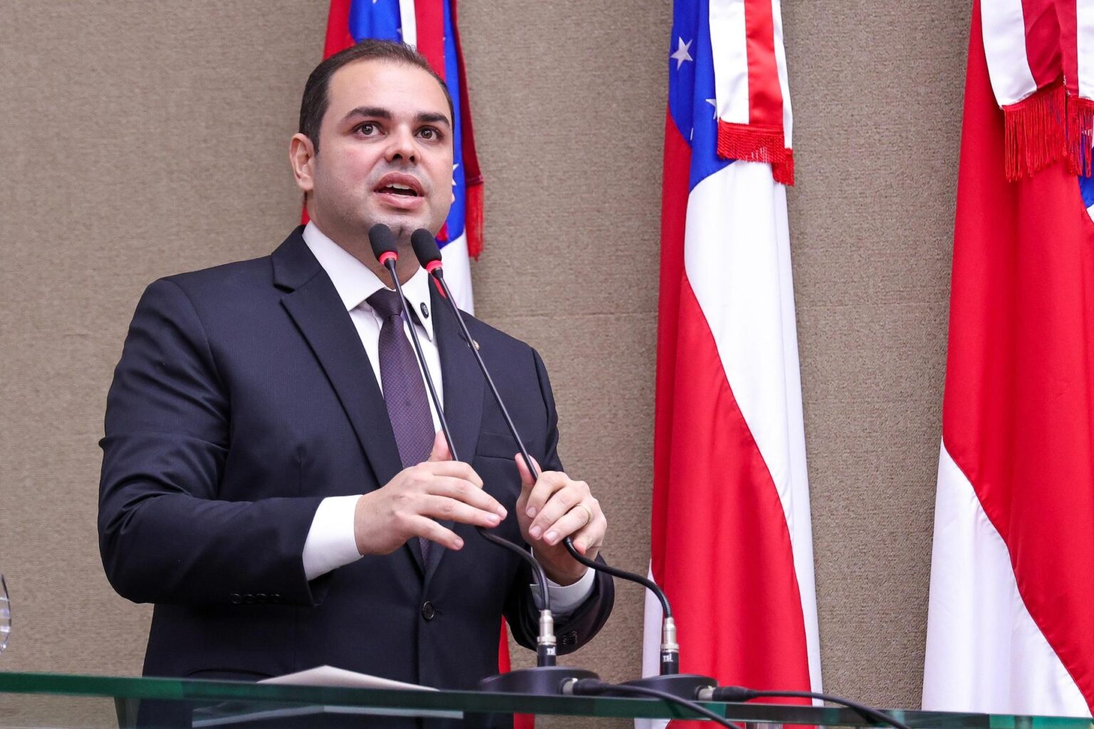 Assembleia Avalia Proposta de Valorização dos Trabalhadores Domésticos por Roberto Cidade