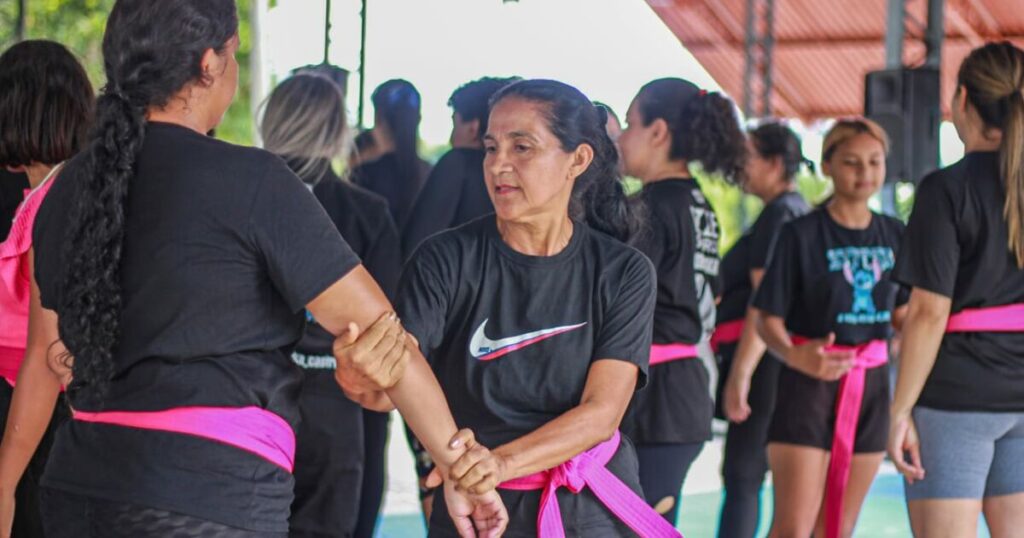 Aulão de Defesa Pessoal Feminina na Vila Olímpica de Manaus | Participe!