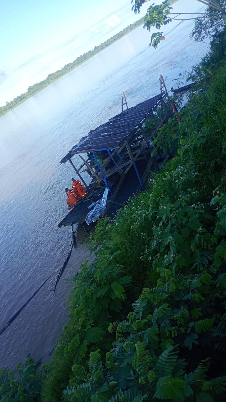 Balsa Graneleira Causa Pânico em Comunidade de Manicoré