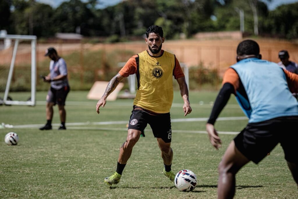 Jhonathan Moc Exalta Elenco do Manauara: 'Temos Tudo a Ganhar Neste Ano'