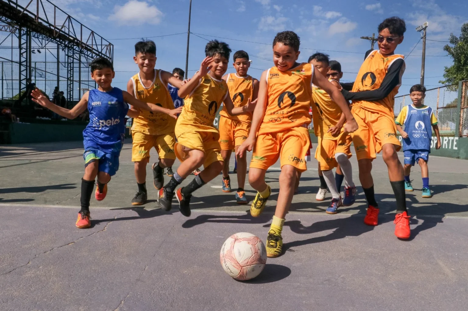 Pelci: Mais de 325 mil atendimentos em 2025 e a expansão do esporte de base no Amazonas