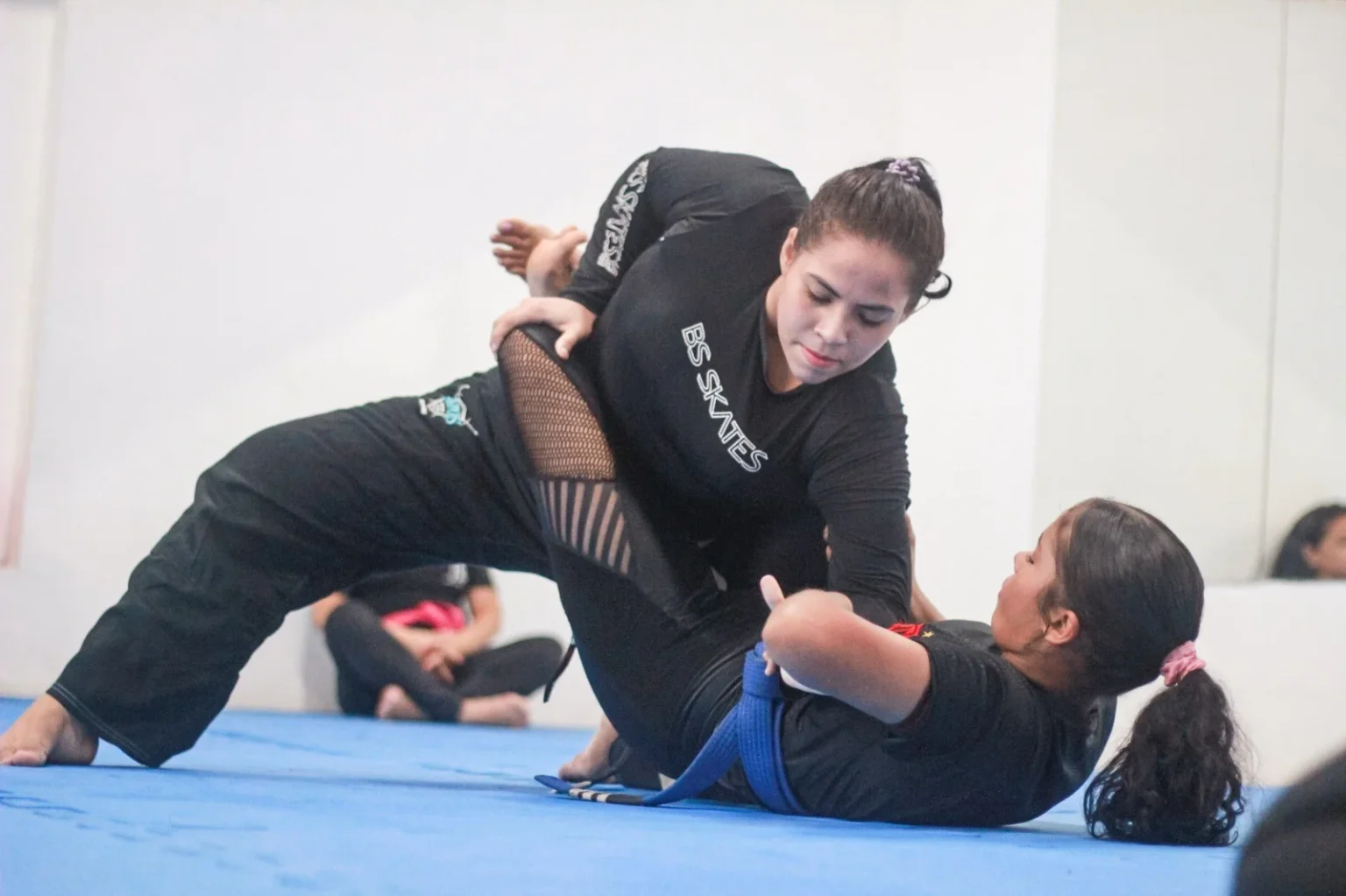 Vila Aberta Para Todos: Aulão de Defesa Pessoal Feminina Reúne Mulheres em Manaus