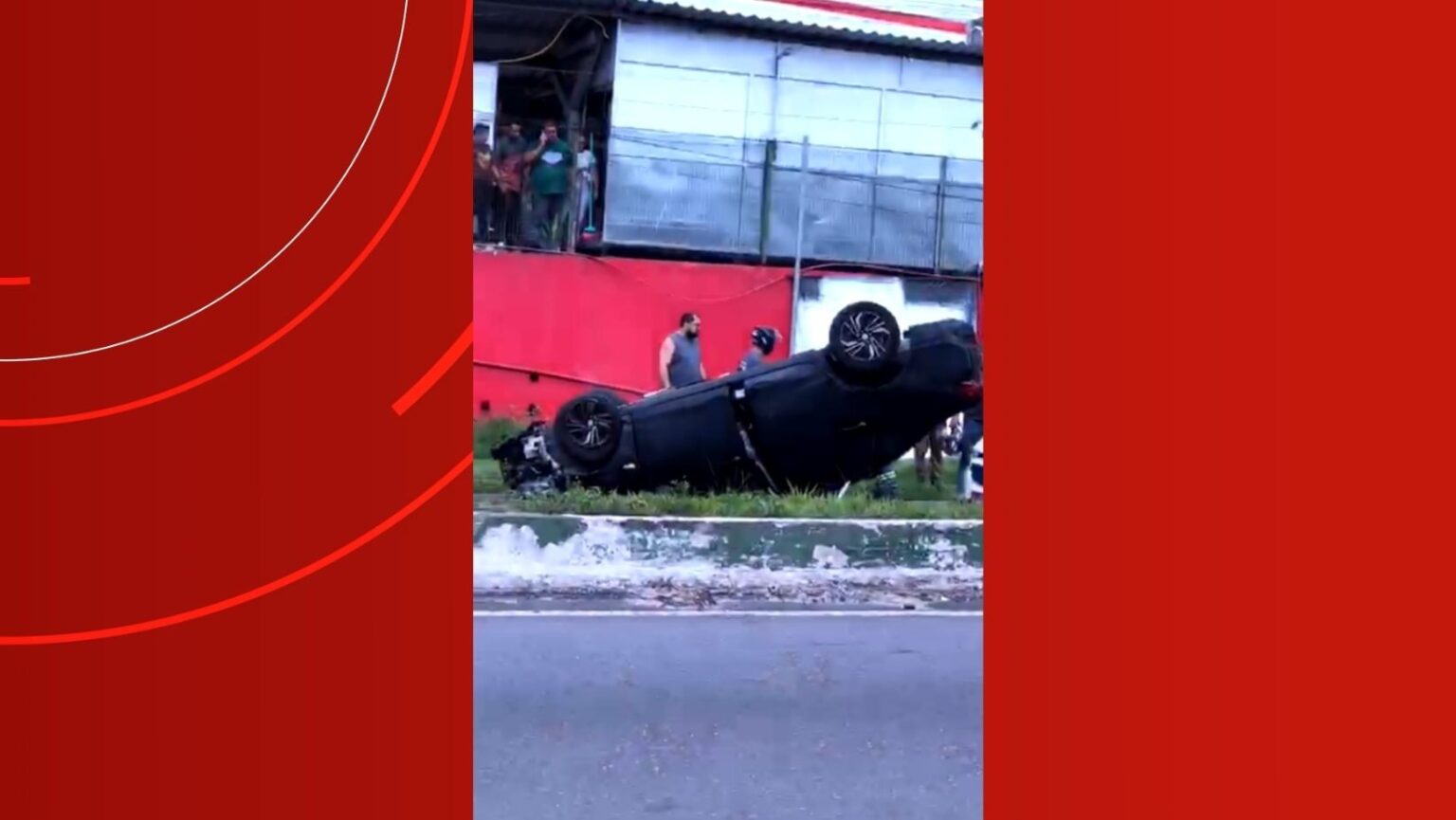 Acidente na Avenida Rodrigo Otávio em Manaus: Carro Capota e Motorista é Socorrido