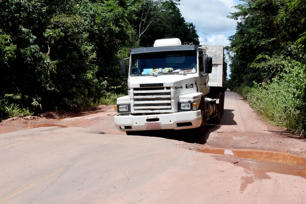BR-174: Desafios e Críticas na Estrada que Conecta Roraima ao Brasil