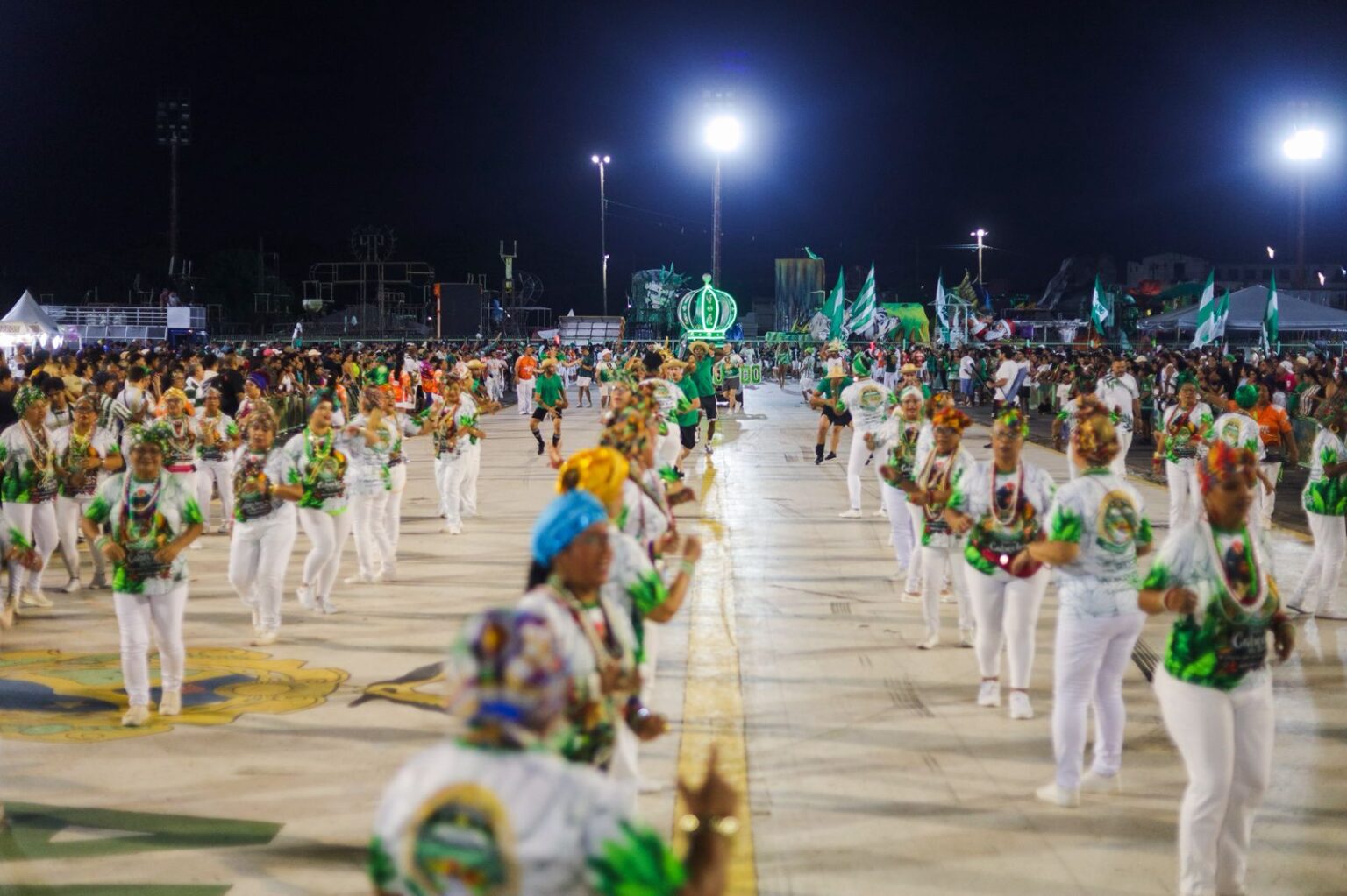 Carnaval de Manaus: Reino Unido Encanta o Público em Ensaio Técnico Emocionante
