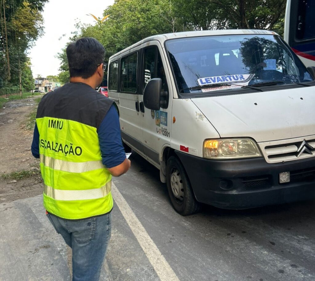 Combate ao Transporte Irregular: Prefeitura de Manaus Apreende Veículos na Zona Leste