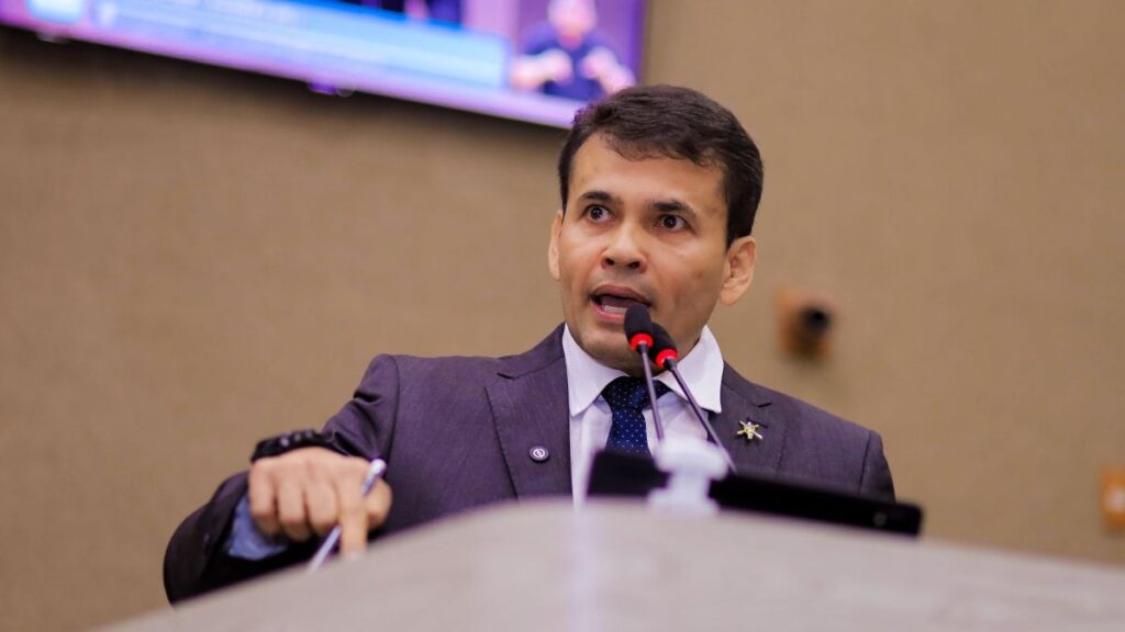 Coronel Rosses Intensifica Críticas ao Governo Após Ação Judicial