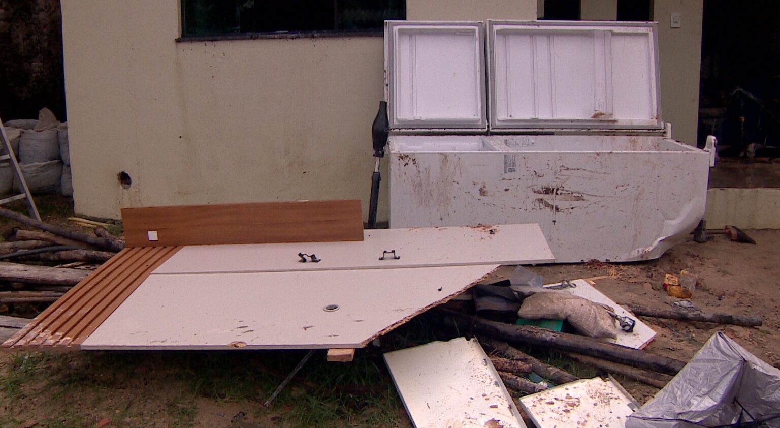 Deslizamentos em Manaus: Fortes Chuvas Devastam Casas na Zona Leste e Norte