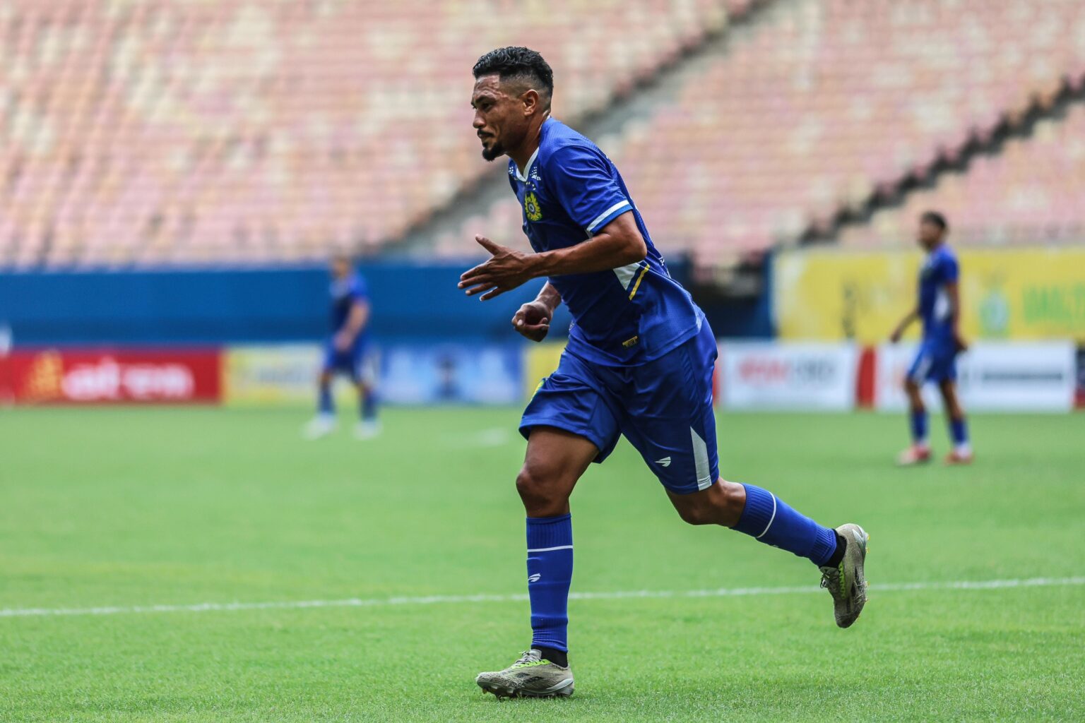 Hernane Brocador Retorna ao Nacional-AM Após Destaque no Campeonato Estadual