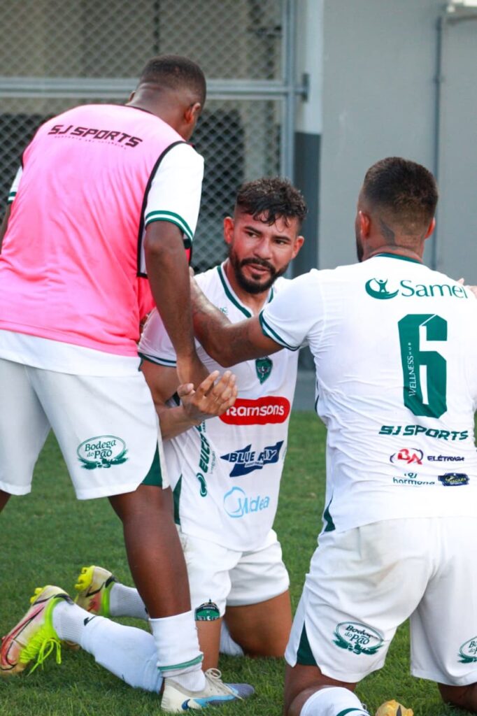 Léo Bahia, Artilheiro do Manaus, Celebra Gol e Vitória: 'Continuar Trabalhando é o Caminho'