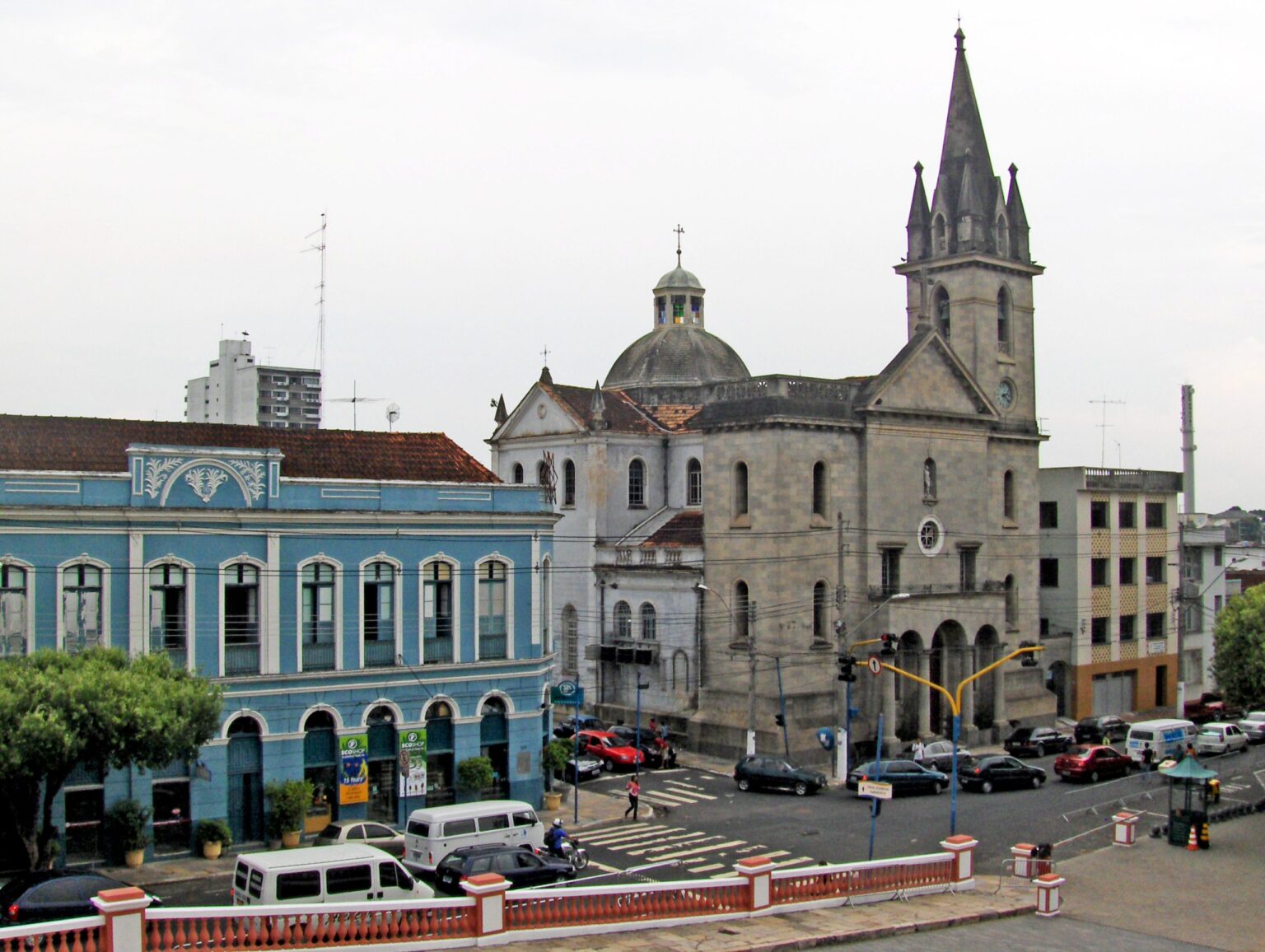 Licitação na Saúde de Manaus: Contrato Inflado e Aditivo Controverso Licitação na Saúde de Manaus: Contrato Inflado e Aditivo Controverso