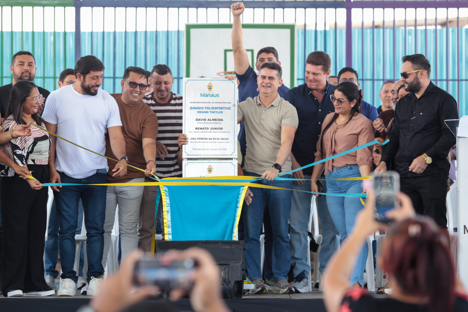 Prefeito David Almeida Cumpre Compromisso e Inaugura Ginásio Poliesportivo Menino Theylor em Manaus