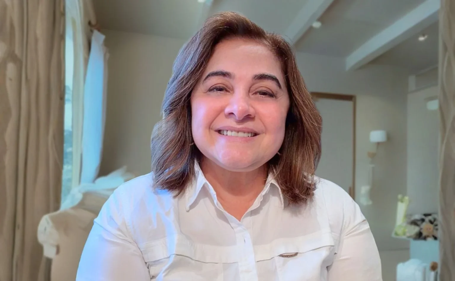 Professora Maria do Carmo Cresce em Popularidade e Responde a Ataques Oponentes