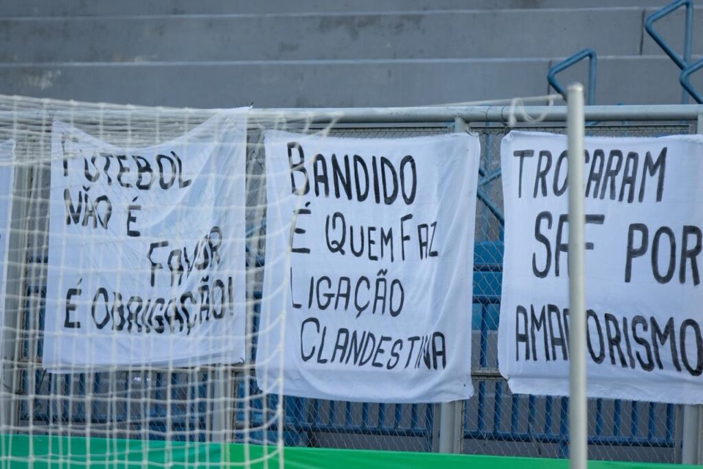 São Raimundo Enfrenta Crise Histórica e Torcida Cobra Ações: 'Amadorismo Não é Opção'