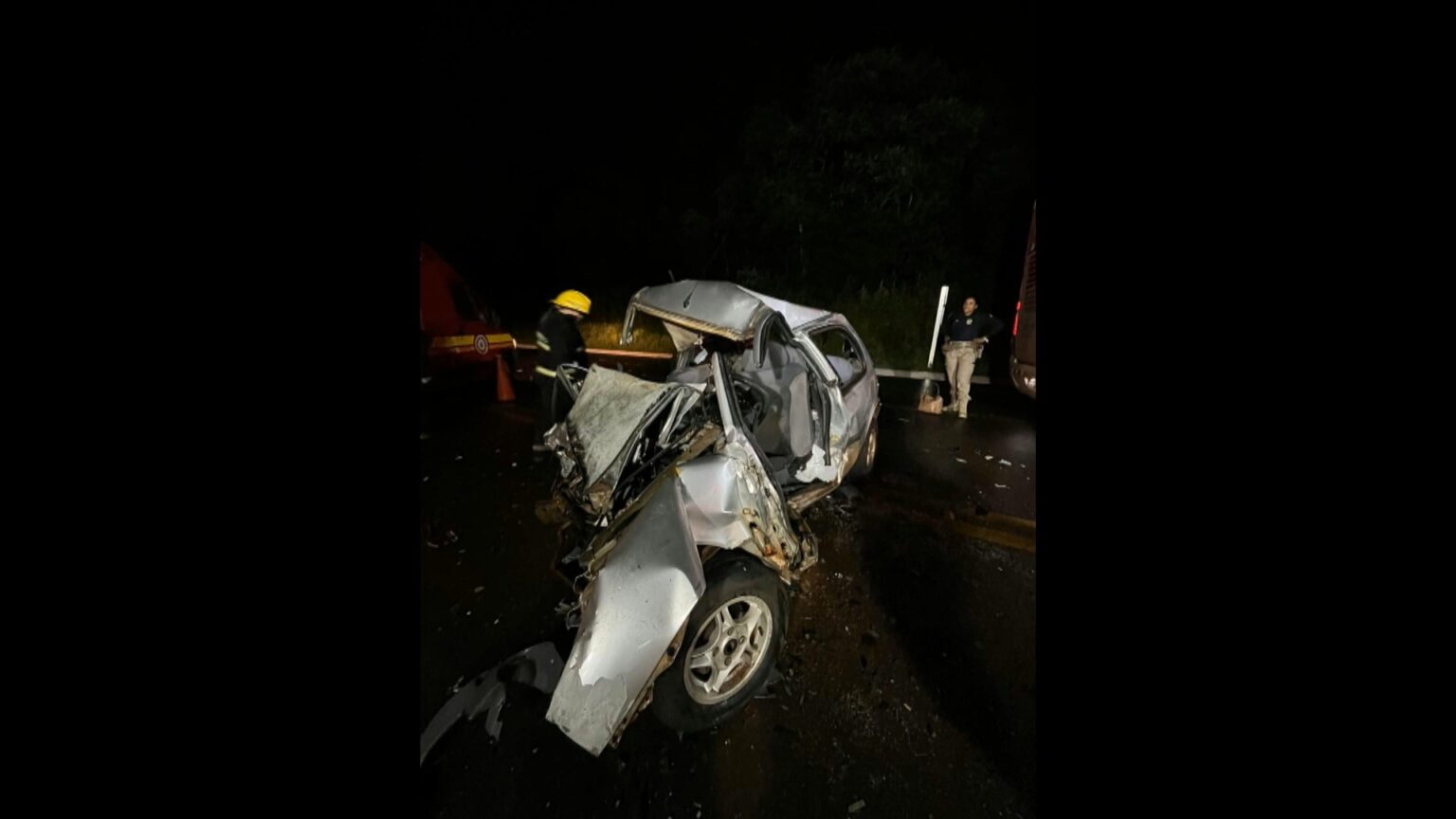 Tragédia nas Estradas: Acidente entre Ônibus de Turismo e Carro Deixa 1 Morto e 13 Feridos no RS