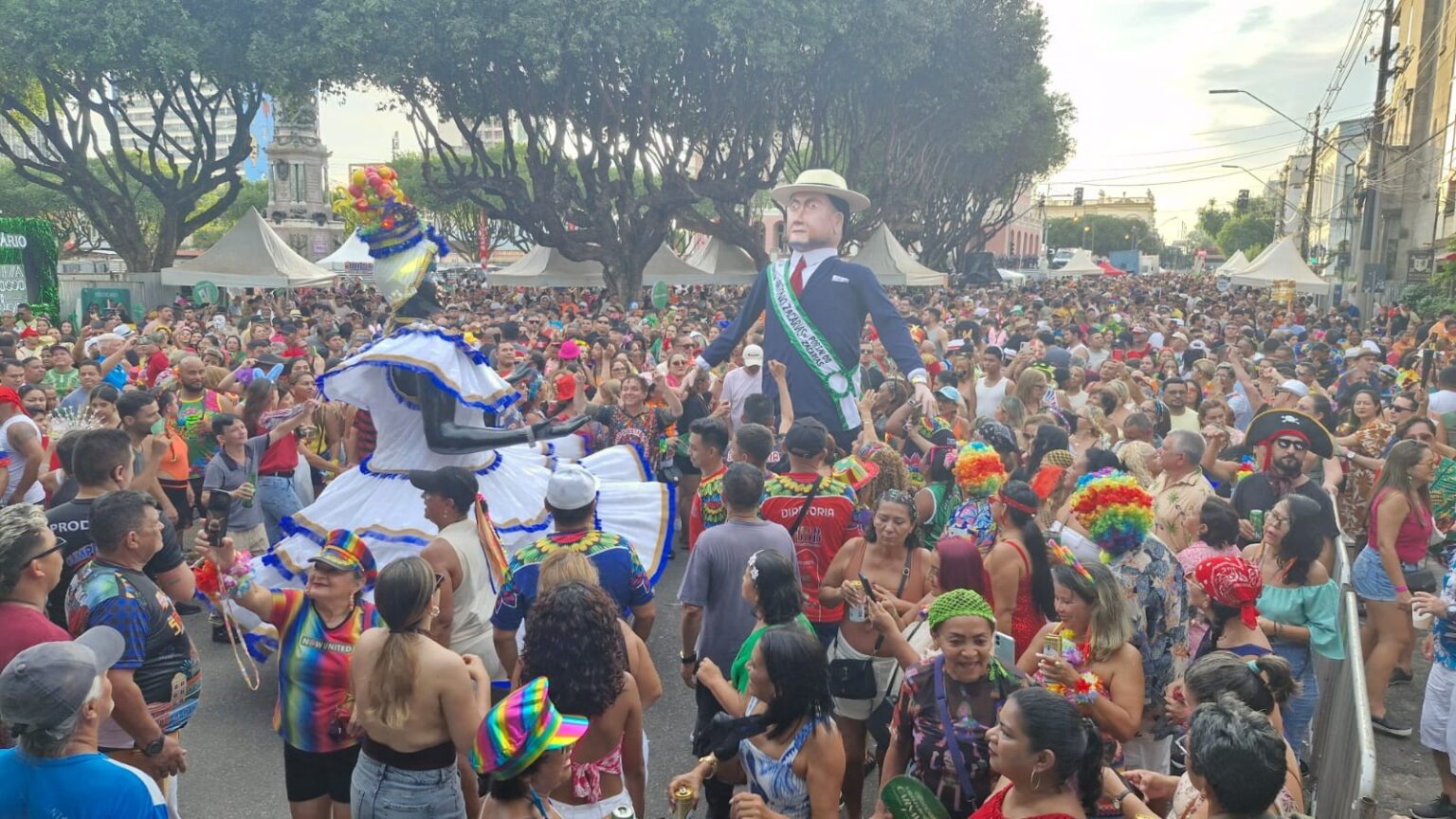 Banda da Bica Arrebata Foliões e Mantém a Tradição no Carnaval de Manaus
