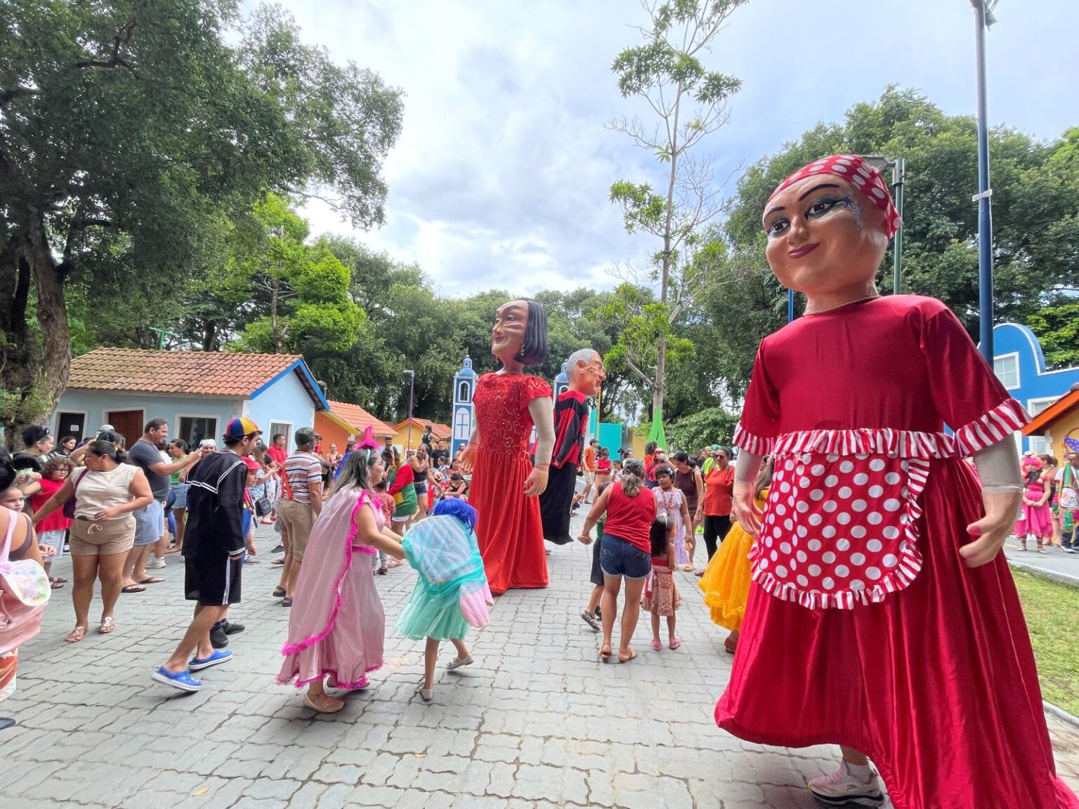 Carnaval na Cidade da Criança: Primeiro Bailinho Reúne Quase 800 Pessoas em Manaus