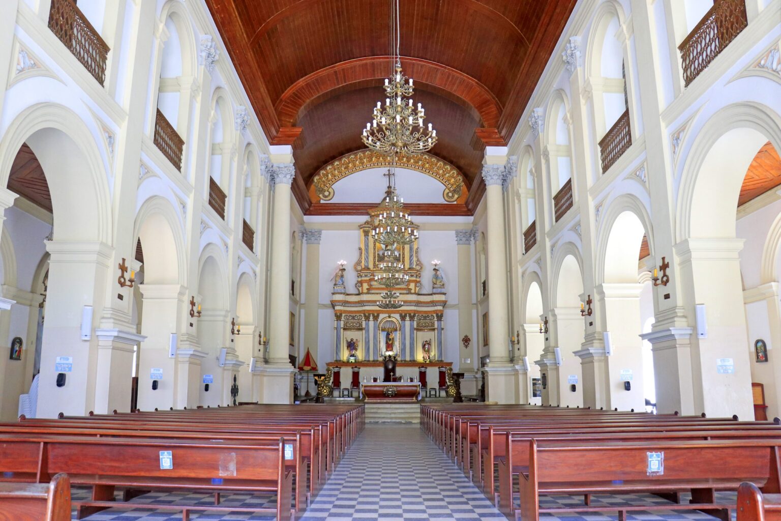 Descubra os Monumentos Religiosos que Enriquecem o Turismo Cultural em João Pessoa