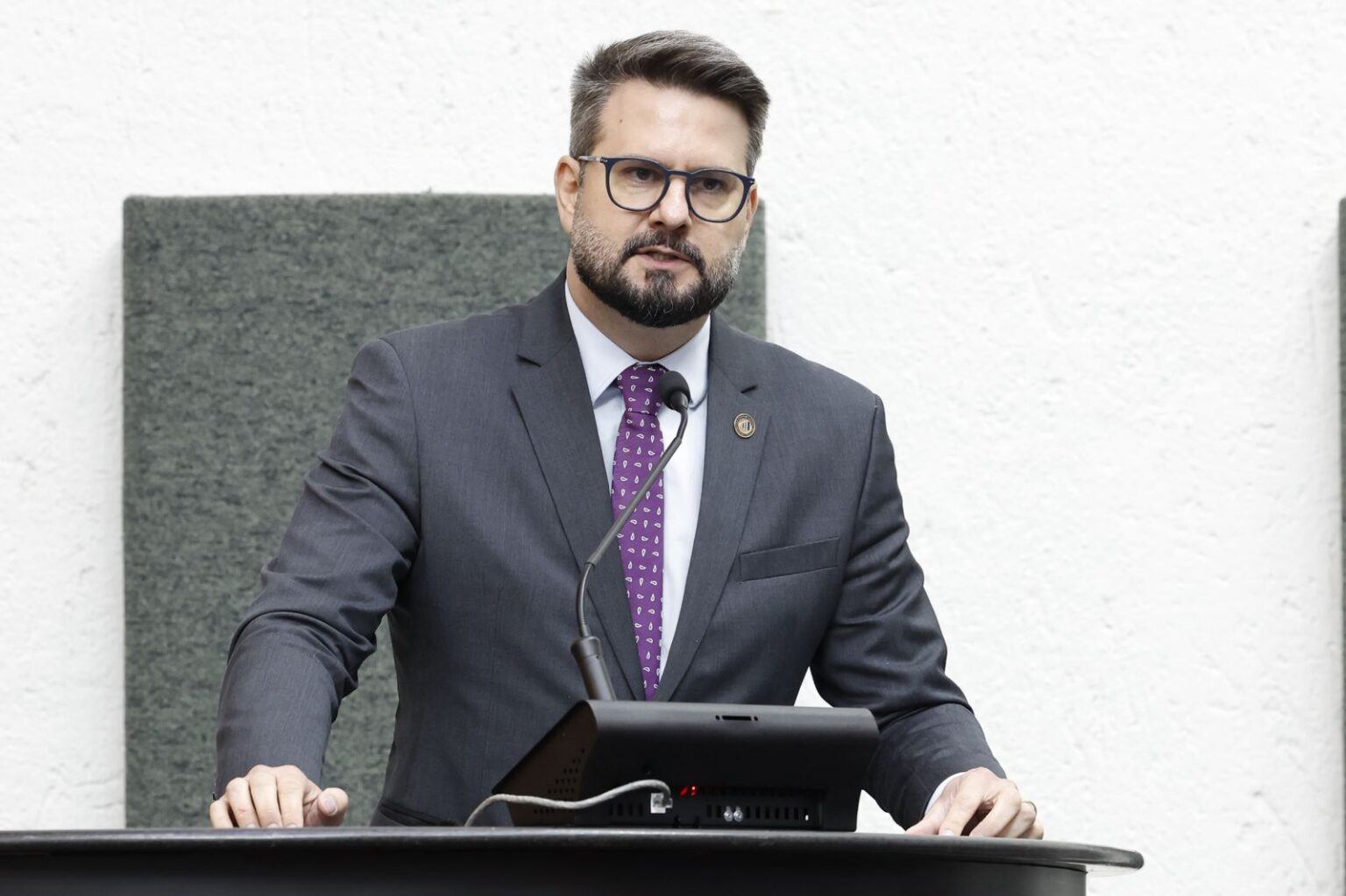 Eduardo Mantoan Defende Trabalho Sério na Política e Combate à Violência de Gênero na Assembleia do