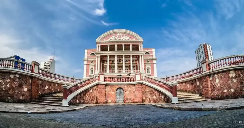 Explorando Manaus: Um Guia Completo da Maior Cidade da Amazônia Explorando Manaus: Um Guia Completo da Maior Cidade da Amazônia