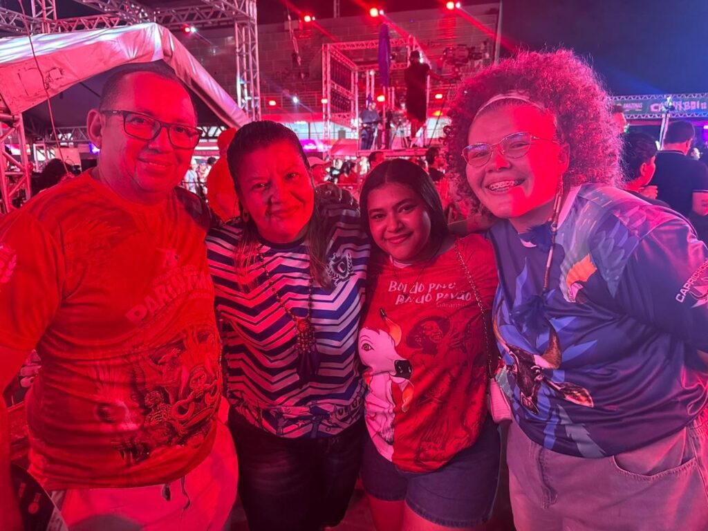 Família Une-se Apesar da Rivalidade no Carnaboi 2026 em Manaus