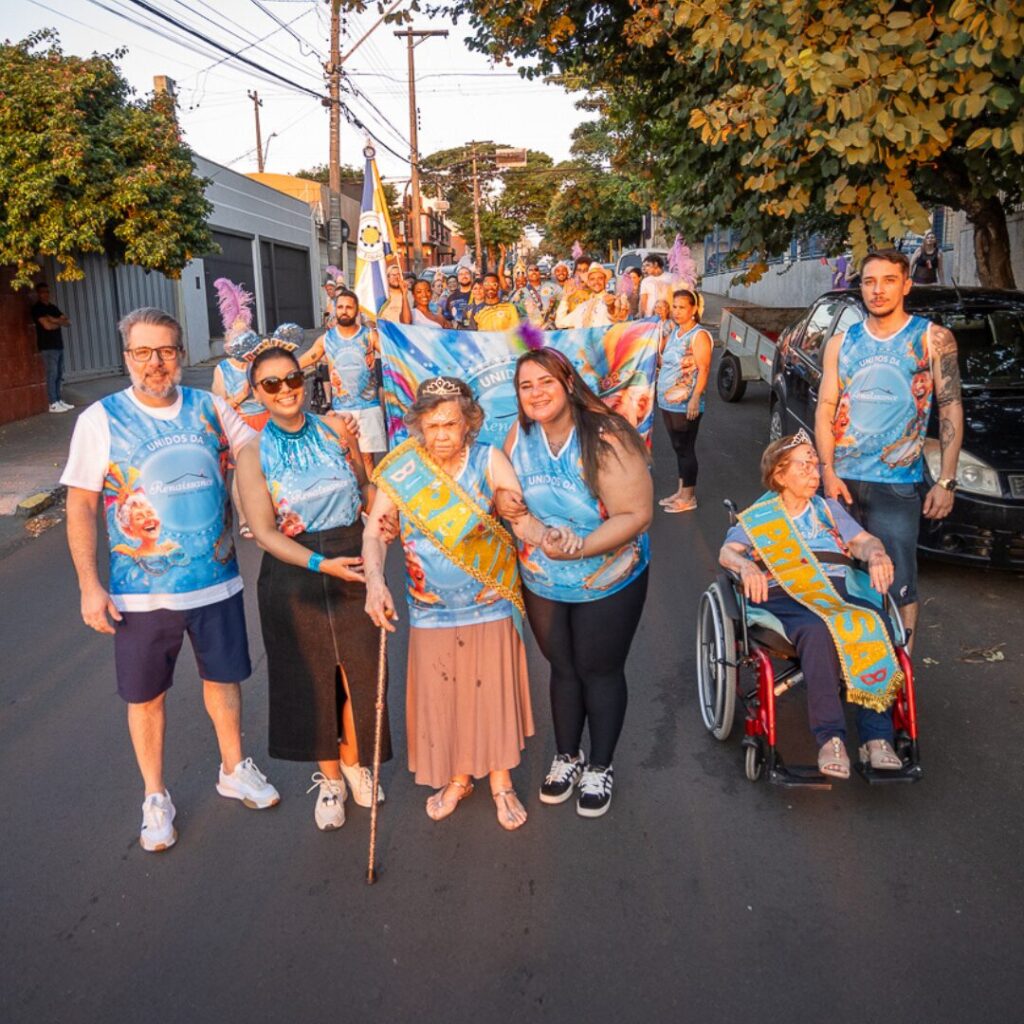 Bloquinho Unidos do Renaissance: Celebração de Carnaval no Residencial Sênior Imagem do artigo
