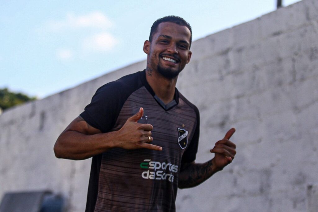 Manaus Oficializa a Contratação do Atacante Anderson Cordeiro para o Segundo Turno