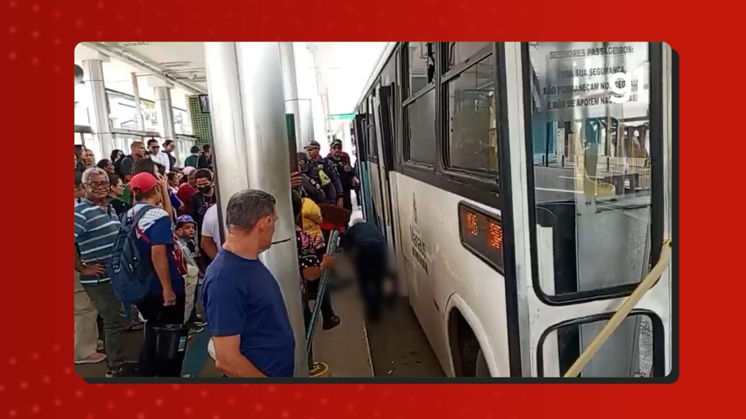 Mulher é Atropelada por Ônibus em Terminal de Manaus e Sofre Ferimentos Graves