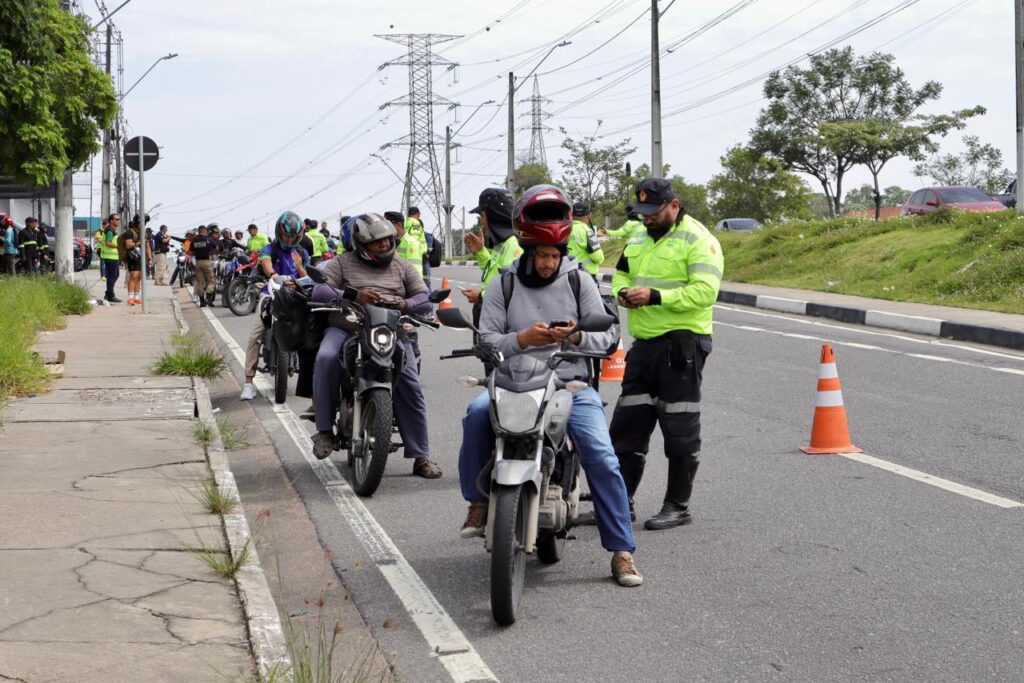 Operação ‘Cavalo de Aço’ Remove 25 Motocicletas Irregulares das Ruas de Manaus Operação ‘Cavalo de Aço’ Remove 25 Motocicletas Irregulares das Ruas de Manaus