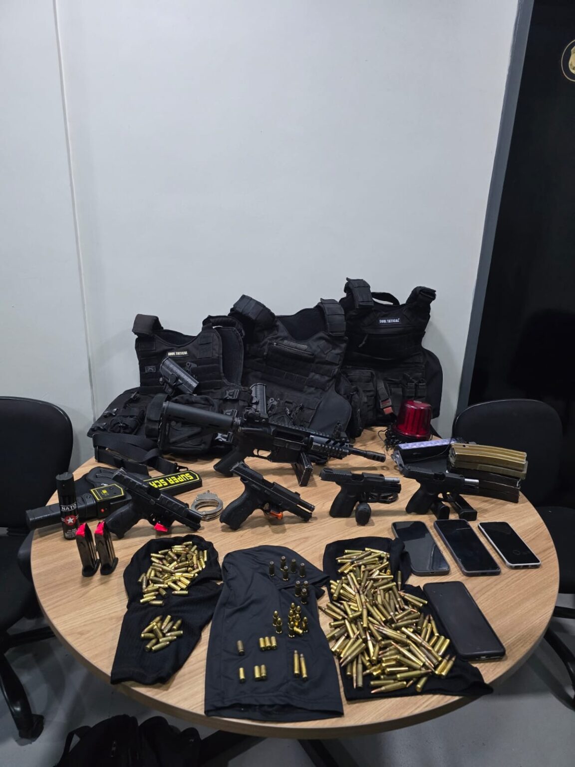 Operação no Amazonas: PMs e Civis Detidos em Tentativa de Roubo de Drogas