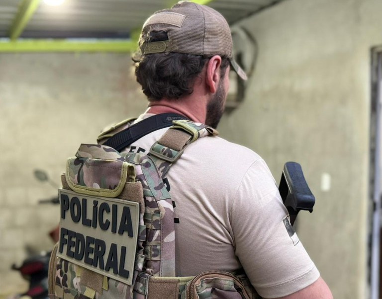 Polícia Federal Desmantela Esquema de Tráfico de Drogas no Amazonas Polícia Federal Desmantela Esquema de Tráfico de Drogas no Amazonas