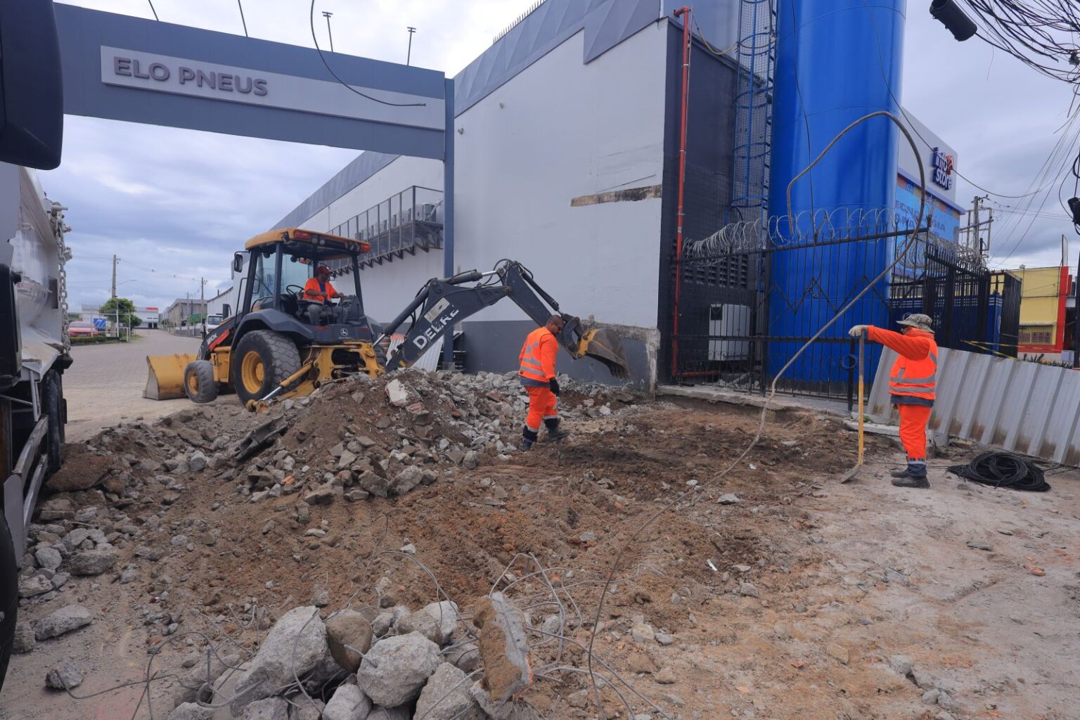 Prefeitura de Manaus Avança na Reconstrução da Passarela Santos Dumont