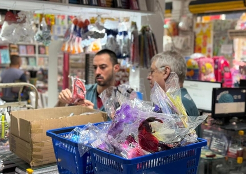 Procon Manaus Apreende 1.461 Produtos Irregulares Durante o Carnaval Procon Manaus Apreende 1.461 Produtos Irregulares Durante o Carnaval