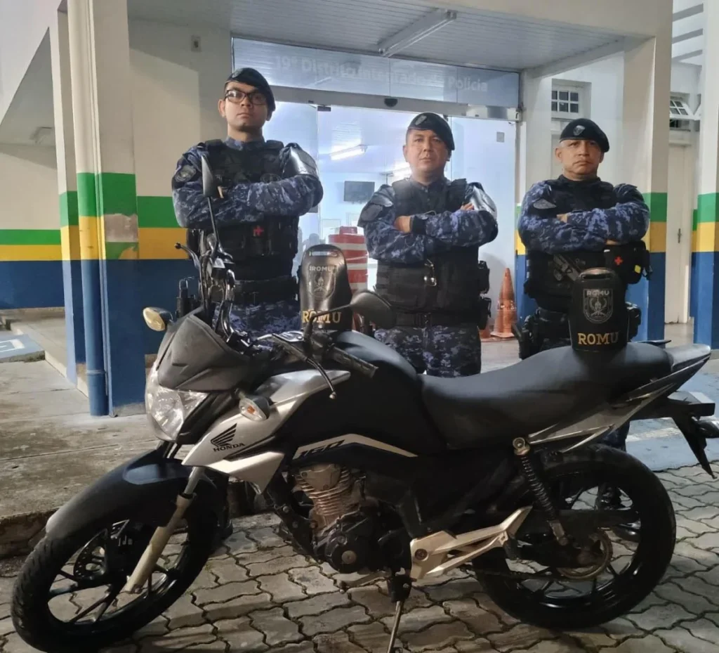ROMU Recupera Moto Roubada em Manaus Após Perseguição em Área de Mata ROMU Recupera Moto Roubada em Manaus Após Perseguição em Área de Mata