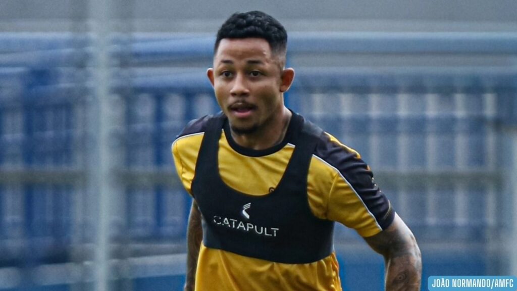 Ronald Troca Amazonas pelo Manaus: Novo Reforço Chega para 2026 Ronald Troca Amazonas pelo Manaus: Novo Reforço Chega para 2026