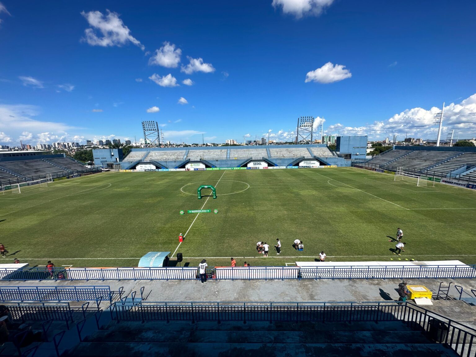 São Raimundo-AM x Princesa do Solimões: Escalações, Desfalques e Arbitragem em Jogo Crucial
