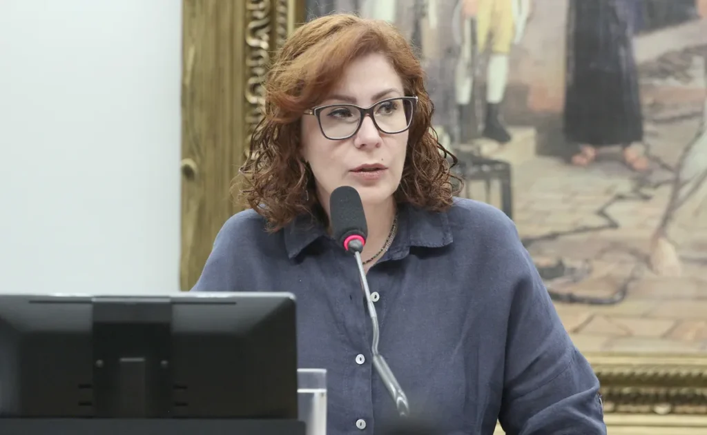 STF Arquiva Inquérito Contra Carla Zambelli por Fuga do País