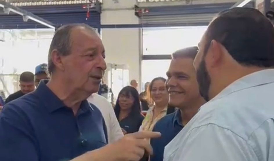 Tragédia no Amazonas: Famílias se Mobilizam para Buscar Vítimas de Naufrágio Tragédia no Amazonas: Famílias se Mobilizam para Buscar Vítimas de Naufrágio