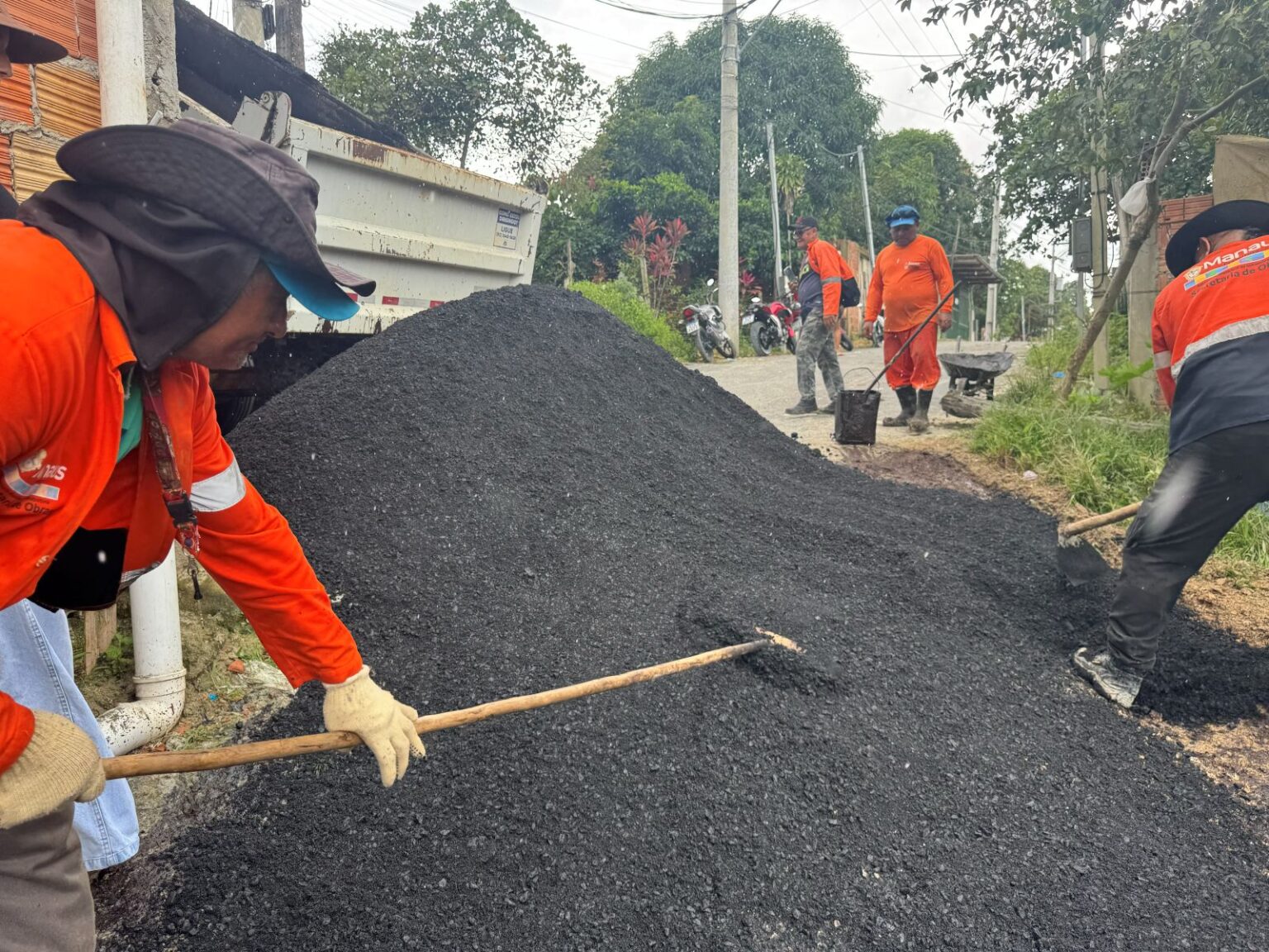 Transformação Histórica: Asfalto Chega pela Primeira Vez em Rua de Manaus