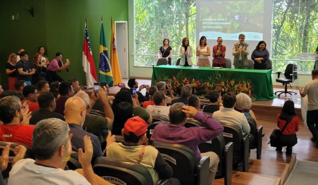 5 Mil Ribeirinhos do Amazonas Serão Recompensados por Manejo Sustentável do Pirarucu 5 Mil Ribeirinhos do Amazonas Serão Recompensados por Manejo Sustentável do Pirarucu