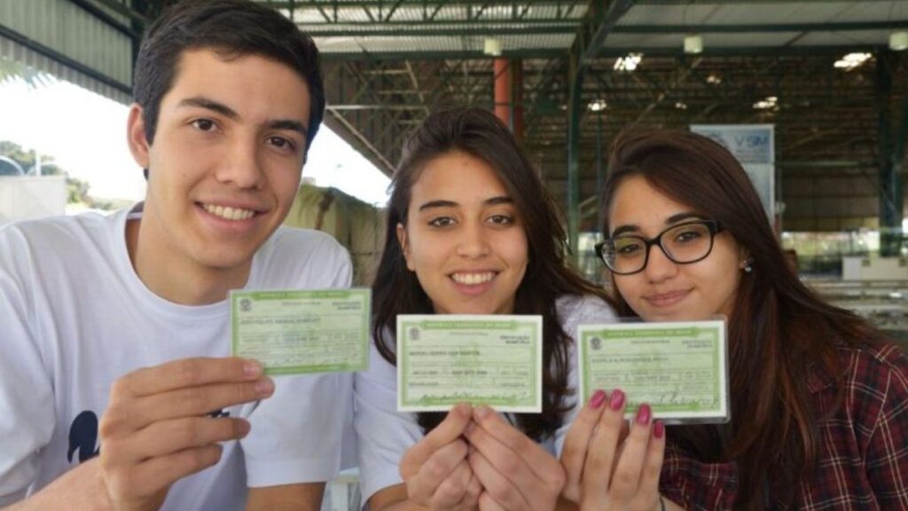 A Influência do Eleitor Jovem nas Eleições do Amazonas: Um Fator de Mudança