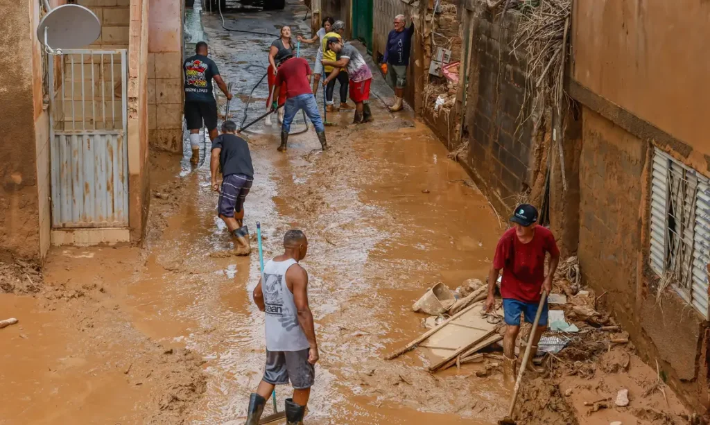 Câmara dos Deputados Aprova Medidas de Apoio Financeiro para Vítimas das Chuvas em MG