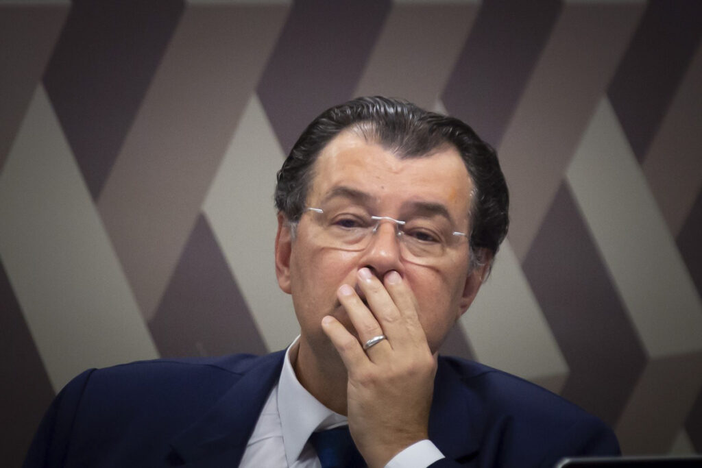 Candidatura de David Almeida Complica a Situação de Eduardo Braga no Amazonas Candidatura de David Almeida Complica a Situação de Eduardo Braga no Amazonas