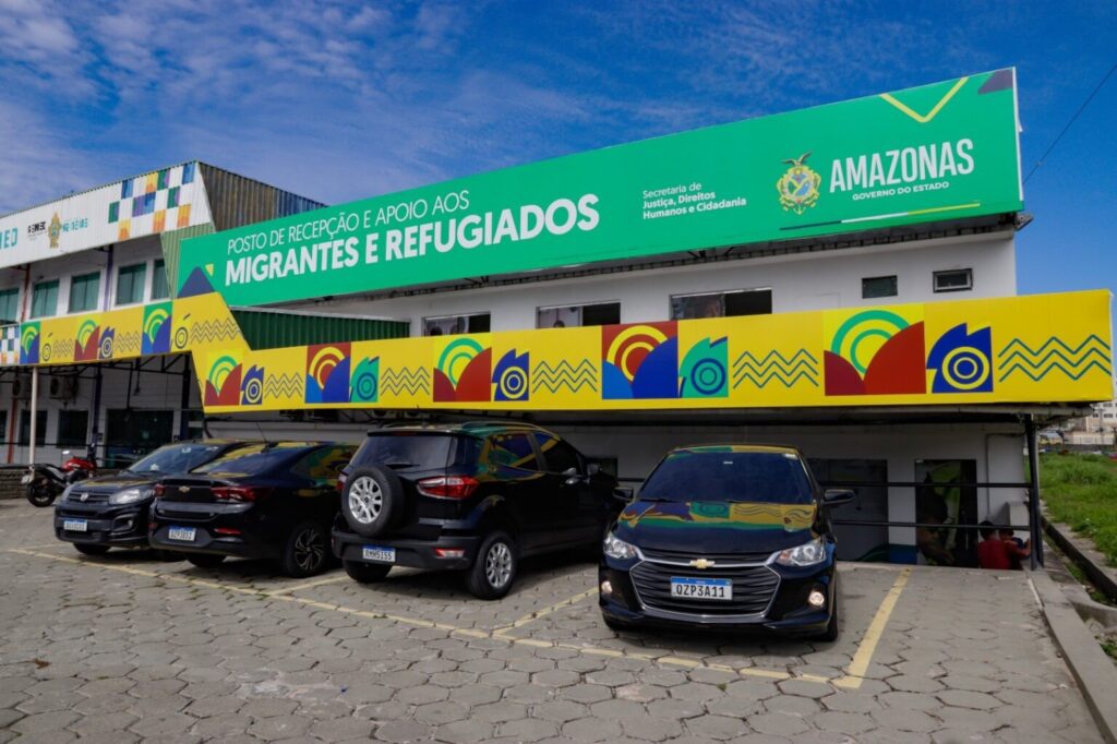 Chuva Forte Transforma Posto de Apoio em Ação Emergencial para Migrantes em Manaus Chuva Forte Transforma Posto de Apoio em Ação Emergencial para Migrantes em Manaus