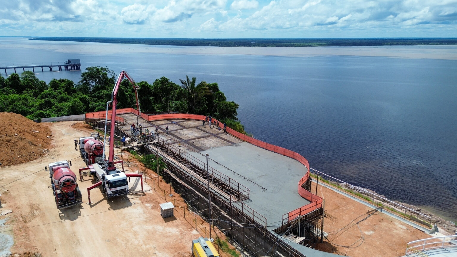 Concretagem do Restaurante no Parque Encontro das Águas Avança em Manaus