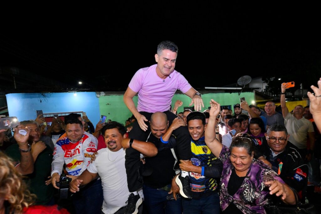 David Almeida Celebra Resultados de Pesquisa e Olha para o 2º Turno